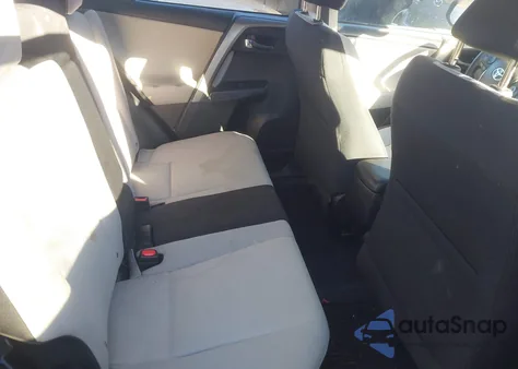 2018 Toyota Rav4 Xle z USA, uszkodzony, nr VIN 2T3RFREV2JW842088